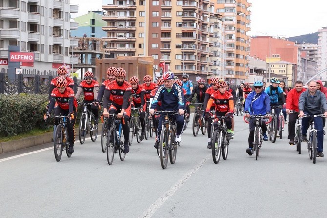 rizede-saglik-icin-bisiklet-turu-ve-yuruyus-programi-duzenlendi-(1).jpg