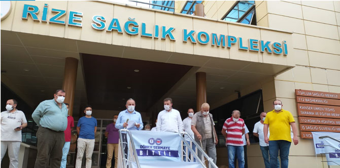 rizede-saglikcilardan-ek-odeme-duzenlemesine-tepki-1.jpg