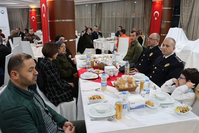 rizede-sehit-yakinlari-ve-gaziler-onuruna-iftar-yemegi-1.jpg