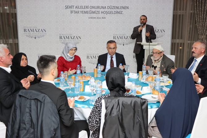 rizede-sehit-yakinlari-ve-gaziler-onuruna-iftar-yemegi-11.jpg