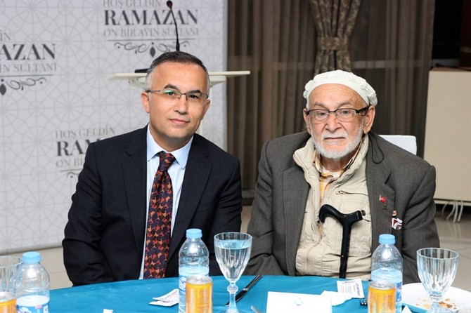 rizede-sehit-yakinlari-ve-gaziler-onuruna-iftar-yemegi-21.jpg