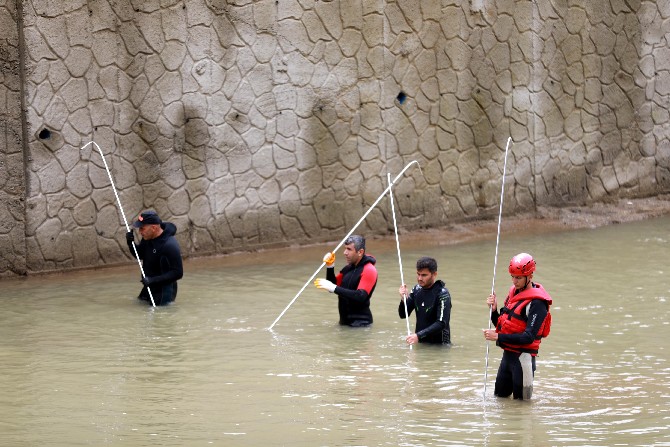 rizede-sel-ve-heyelanda-kaybolan-2-kisiyi-arama-calismalari-devam-ediyor-4.jpg