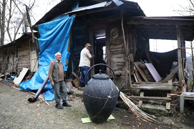 rizede-sepet-ustasi,-yaptigi-demligi-atolyesinin-kapisini-sokerek-cikardi-(5).jpg