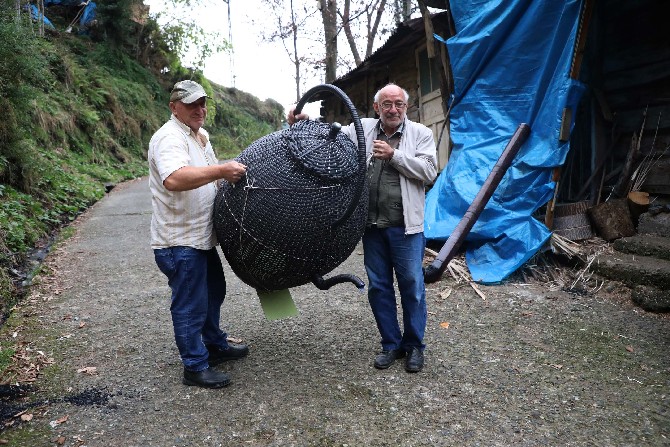 rizede-sepet-ustasi,-yaptigi-demligi-atolyesinin-kapisini-sokerek-cikardi-(6).jpg
