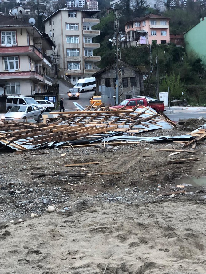 rizede-siddetli-firtina-etkili-oldu-2.jpg