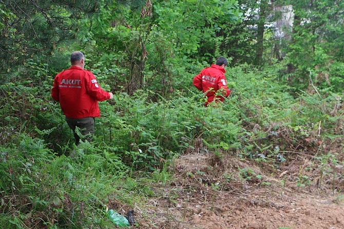 rizede-sokakta-oynadiklari-sirada-kaybolan-iki-cocugu-arama-calismalari-devam-ediyor-(10).jpg