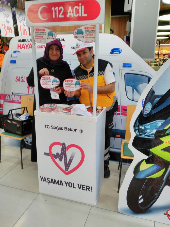 rizede-supermarkette-yasama-yol-ver-standi-acildi-(7).jpg