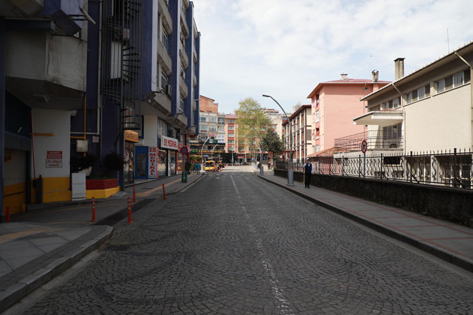 rizede-tam-kapanma-surecinin-ilk-gununde-sessizlik-hakim-(5).jpg