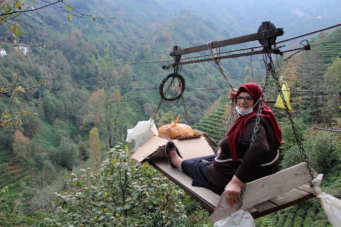 rizede-tarim-arazilerine-yol-gitmeyen-mahalle-sakinleri-her-gun-tehlikeli-bir-sekilde-ilkel-teleferikle-yolculuk-yapmak-zorunda-kaliyorlar-1.jpg