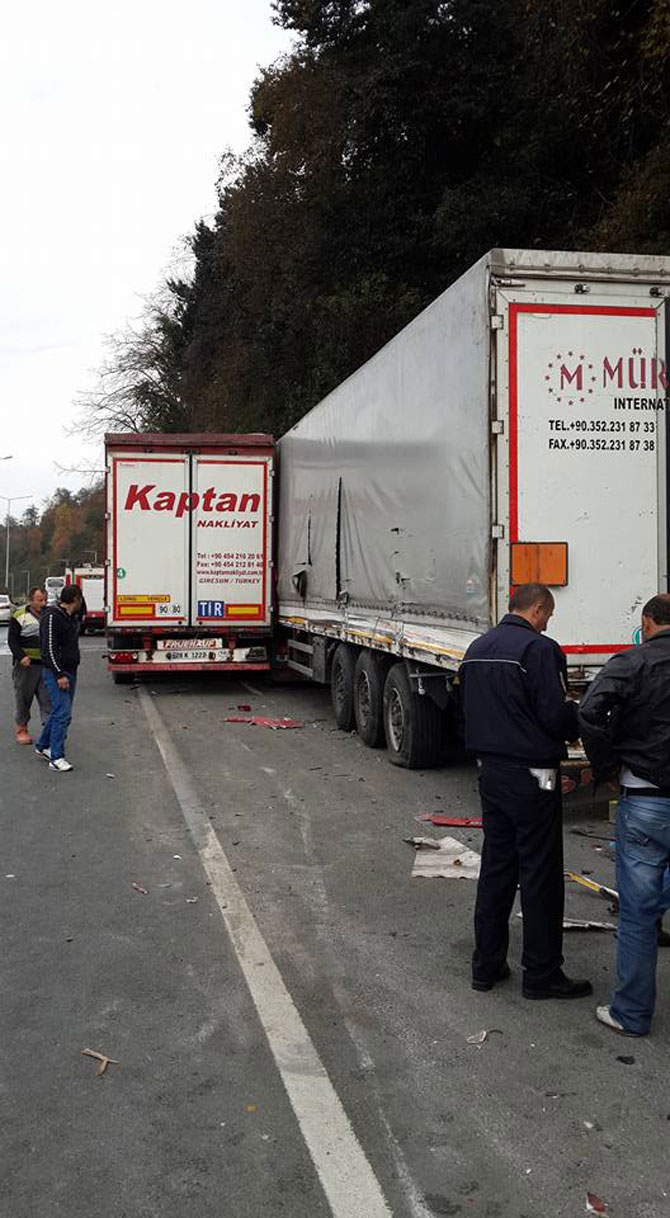 rizede-tir-kazasi-1.jpg rizede-tir-kazasi-1.jpg