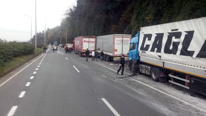 rizede-tir-kazasi-5.jpg rizede-tir-kazasi-5.jpg