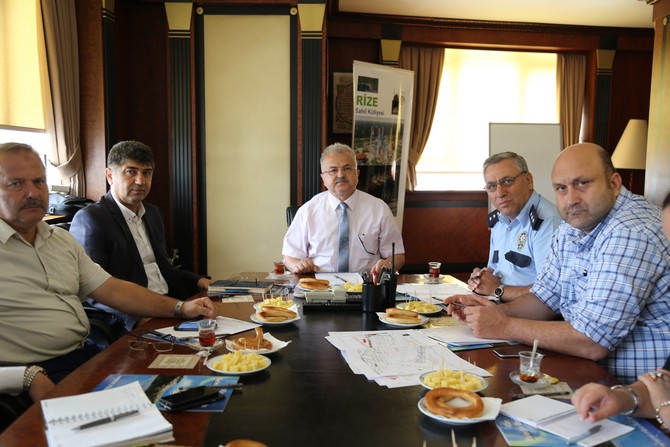 rizede-trafik-duzenleme-toplantisi-yapildi-(2).jpg