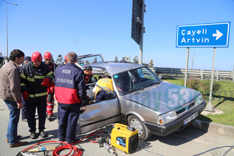 rizede-trafik-kazasi-4-yarali-3.jpg