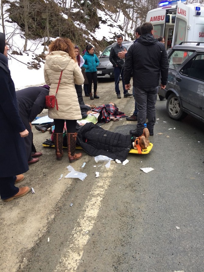 rizede-trafik-kazasi-7-yarali-(2).jpg