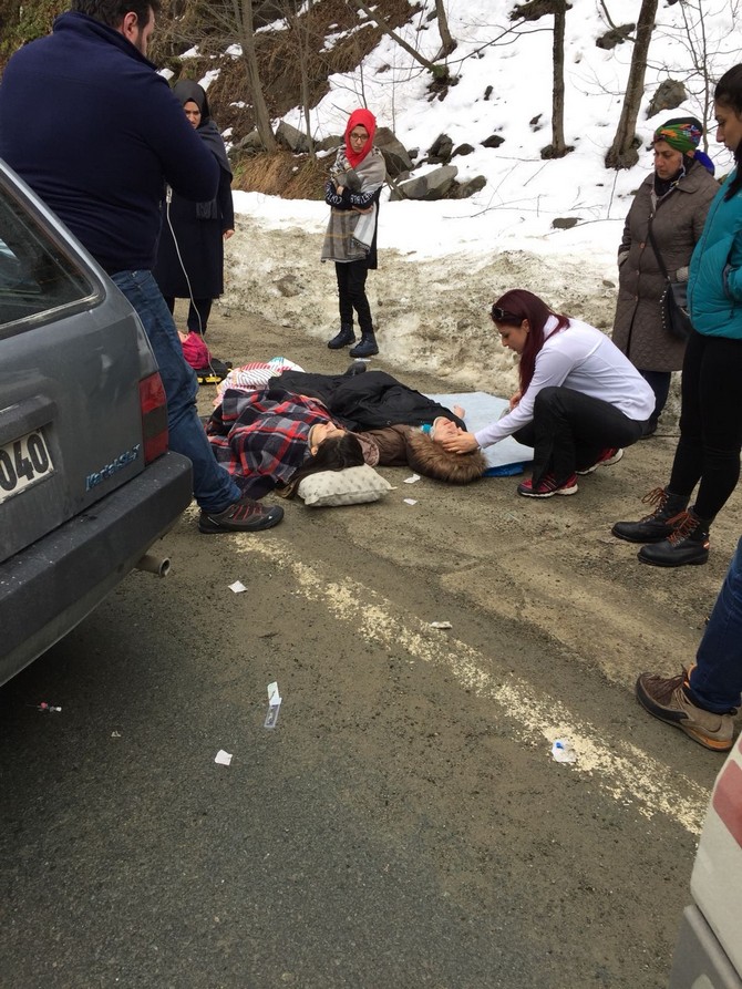 rizede-trafik-kazasi-7-yarali-(3).jpg