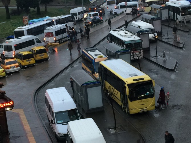 rizede-tum-duraklar-dolgu-sahasina-tasiniyor,-menders-bulvari-4-serite-cikariliyor-(4).jpg