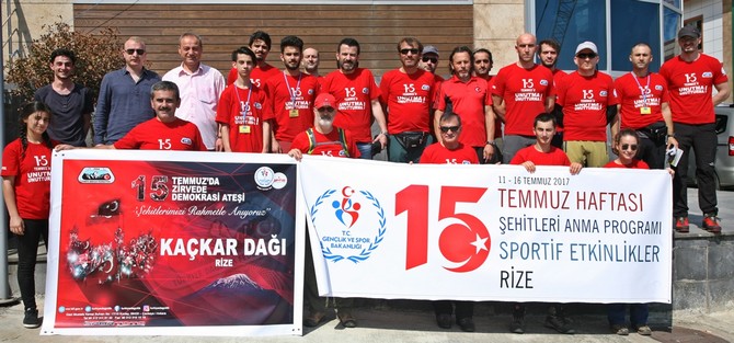 rizede-turkiye-dagcilik-federasyonu-tarafindan-15-temmuz-sehitlerini-anmak-uzere-duzenlenen-15-zirvede-15-demokrasi-atesi-programi-kapsaminda-kackar-dagi-zirve-tirmanisi-gerceklestirilecek-(1).jpg