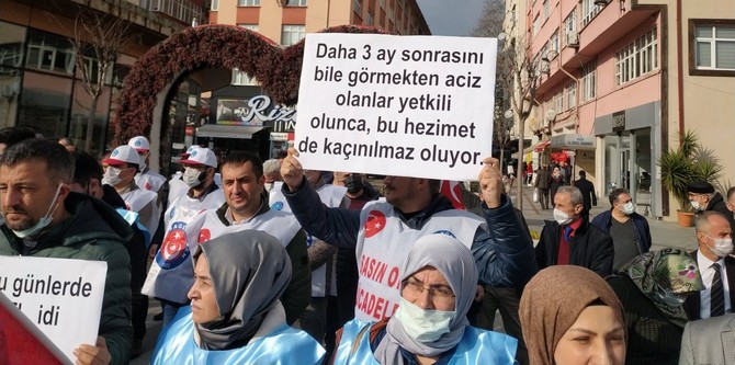 rizede-turkiye-kamu-sene-bagli-sendika-uyeleri-eylem-yapti-bordro-yakan-memurlar-maaslarinin-enflasyon-karsisinda-eridigini-savundu-ek-zam-istedi-3.jpg