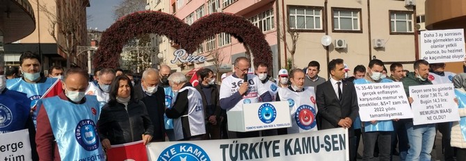 rizede-turkiye-kamu-sene-bagli-sendika-uyeleri-eylem-yapti-bordro-yakan-memurlar-maaslarinin-enflasyon-karsisinda-eridigini-savundu-ek-zam-istedi-5.jpg