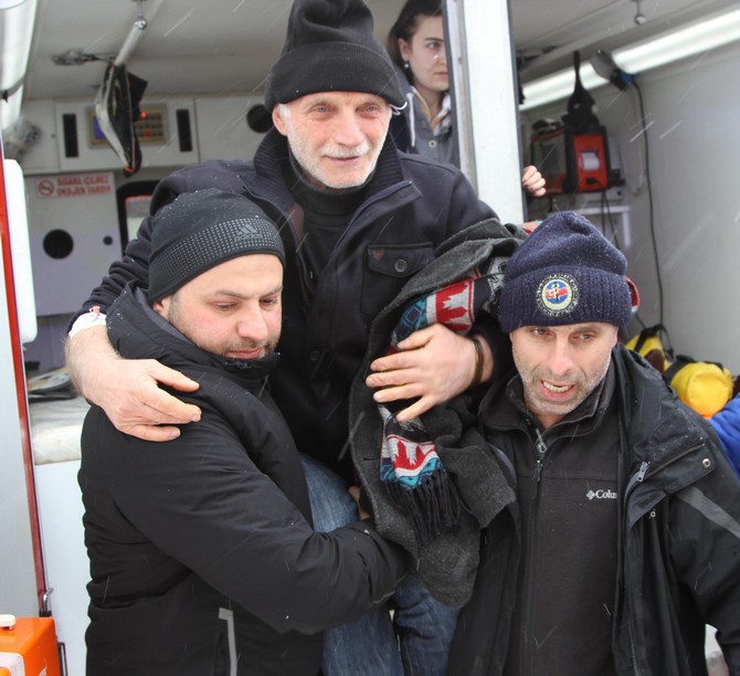 rizede-uc-hastayi-birden-kurtardilar-(11).jpg