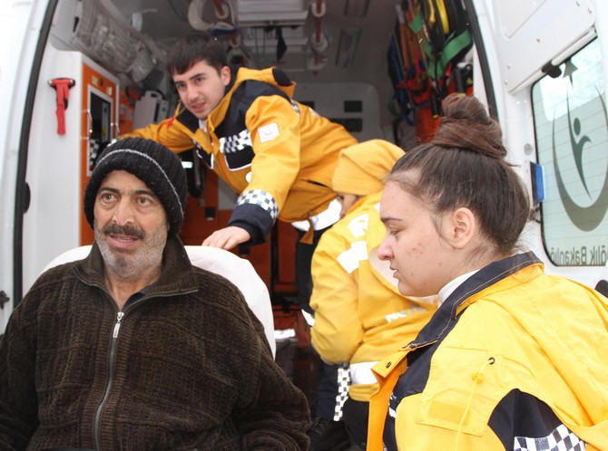 rizede-uc-hastayi-birden-kurtardilar-(12).jpg