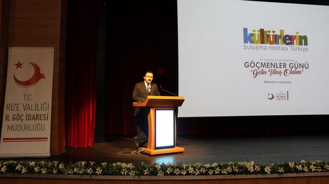 rizede-uluslararasi-gocmenler-gunu-kapsaminda-kulturlerin-bulusma-noktasi-turkiye-konulu-program-duzenlendi-7.jpg