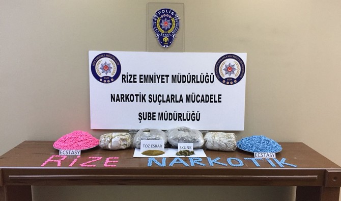 rizede-uyusturucu-kacakcilarina-agir-darbe-(5).jpg