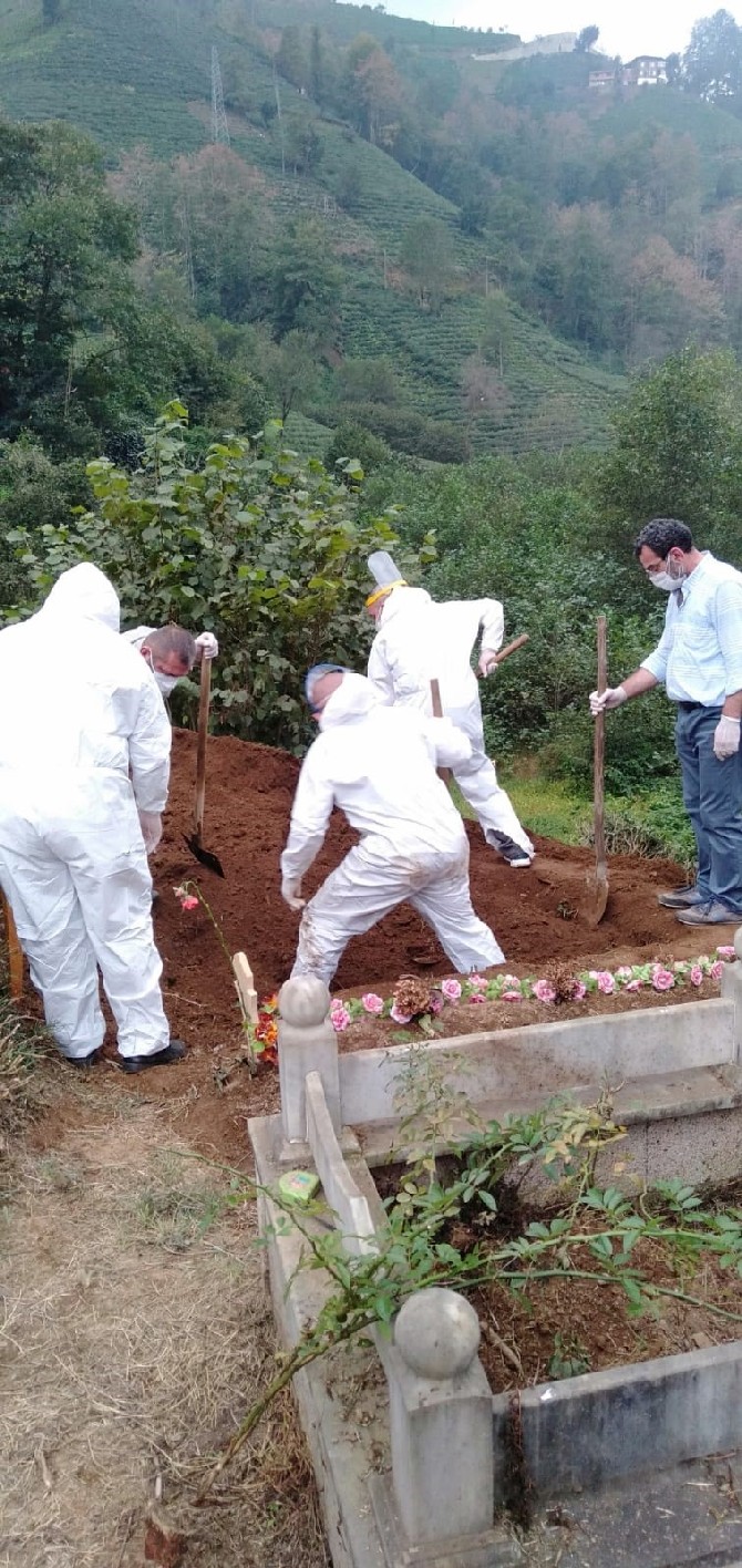 rizede-yakinlari-korona-virus-oldu,-cenazeyi-belediye-baskani-ve-esnaf-defnetti-(1).jpg