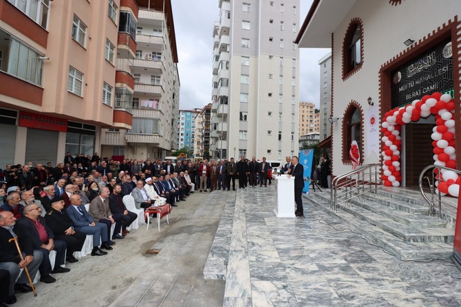 rizede-yapimi-tamamlanan-muftu-mahallesi-berat-camii-dualarla-acildi-6.jpg