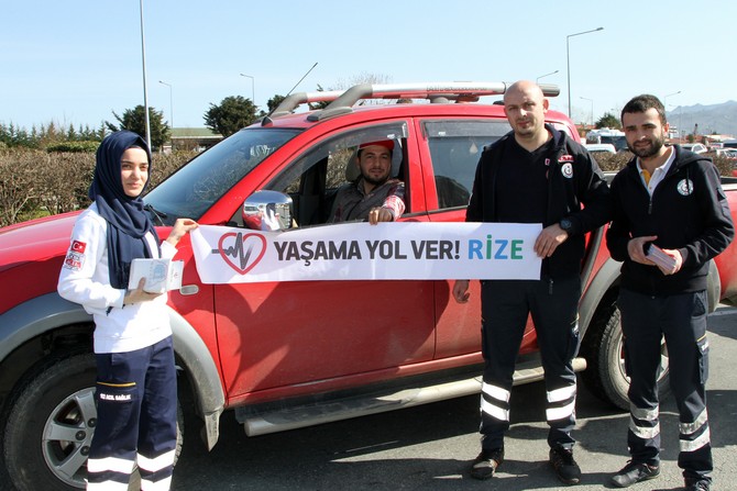 rizede-yasama-yol-ver-kampanyasi-(3).jpg