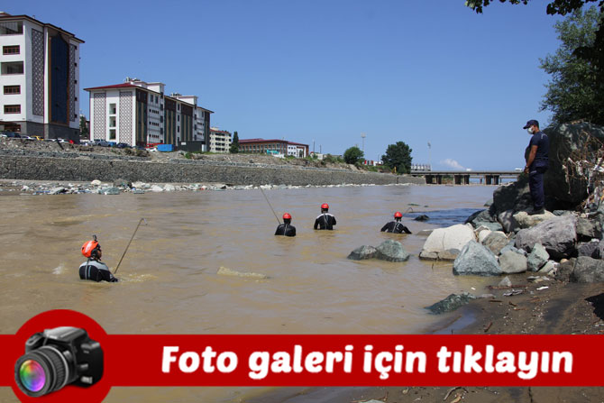 rizede-yasanan-sel-sonrasi-guneysu-deresinde-kayip-arama-calismalari-devam-ediyor.jpg