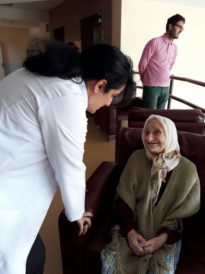 rizede-yasli-hastalar-ziyaret-edildi-(11).jpg