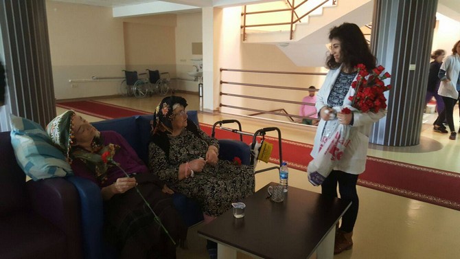 rizede-yasli-hastalar-ziyaret-edildi-(2).jpg