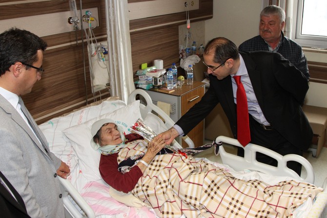 rizede-yasli-hastalar-ziyaret-edildi-(5).jpg