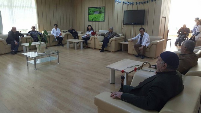 rizede-yasli-hastalar-ziyaret-edildi-(9).jpg
