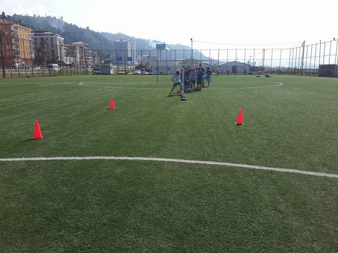rizede-yaz-spor-okullari-yogun-katilimla-devam-ediyor-(16).jpg