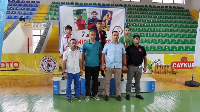 rizedeki-gures-turnuvasinda-turkiye-8-altin-madalya-ile-birinci-(10).jpg