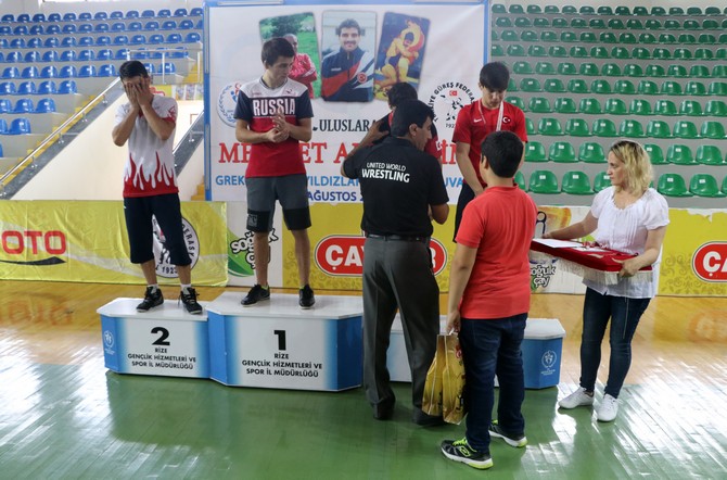 rizedeki-gures-turnuvasinda-turkiye-8-altin-madalya-ile-birinci-(4).jpg
