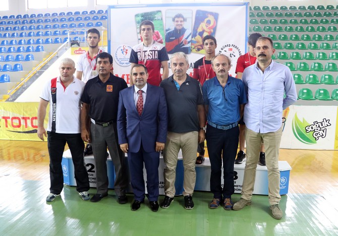 rizedeki-gures-turnuvasinda-turkiye-8-altin-madalya-ile-birinci-(5).jpg