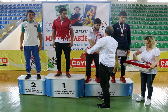 rizedeki-gures-turnuvasinda-turkiye-8-altin-madalya-ile-birinci-(6).jpg
