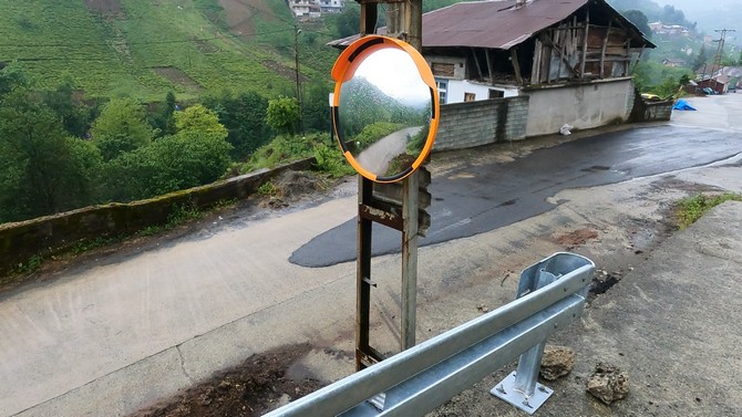 rizedeki-koy-yollari-artik-daha-guvenli-7.jpg