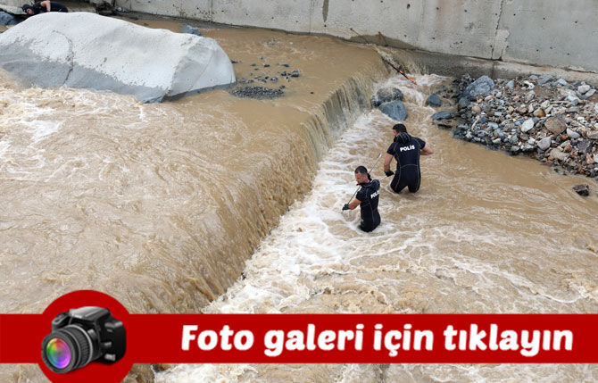 rizedeki-sel-ve-heyelanda-kaybolan-2-kisiyi-arama-calismalari-surduruluyor.jpg