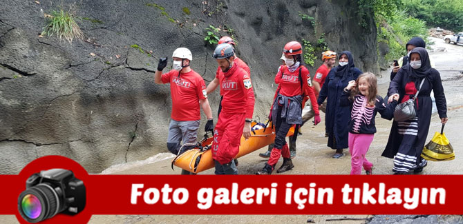 rizedeki-selde-mahsur-kalan-100-kisi-tahliye-edildi.jpg