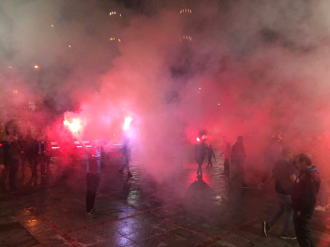 rizedeki-trabzonsporlu-taraftarlar-sampiyonlugu-kutladi-2.jpg