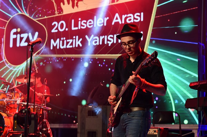 rizeden-4-lise-fizy-20.-liselerarasi-muzik-yarismasinda-sahneye-cikiyor-(14).jpg