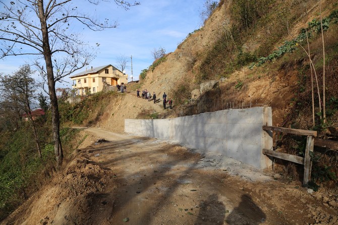 rizeli-akrabasina-kizdi-yolu-beton-duvarla-kapatti-(3).jpg