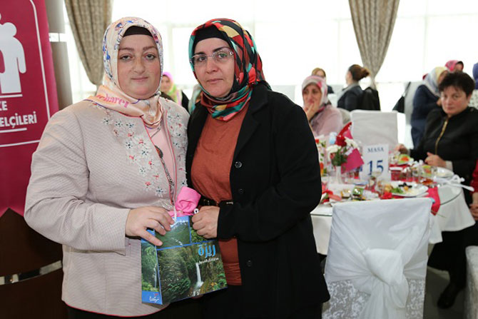 rizeli-anneler-anneler-gununde-biraraya-geldi8.jpg rizeli-anneler-anneler-gununde-biraraya-geldi8.jpg