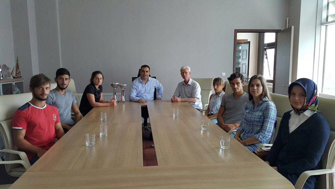 rizeli-basarili-kanocular-il-muduru-celik’i-ziyaret-etti1.jpg rizeli-basarili-kanocular-il-muduru-celik’i-ziyaret-etti1.jpg