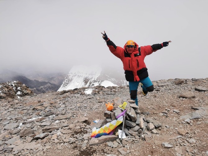 rizeli-doktor-adnan-sari-guney-amerikanin-en-yuksek-daginda-zirveye-ulasti-5.jpg