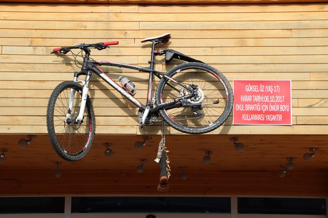 rizeli-esnaftan-okulda-basarisiz-olan-yegenlerine-bisiklet-cezasi-(1).jpg